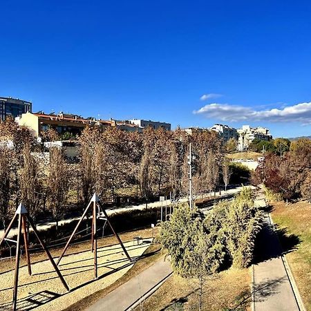 Acogedor Apartamento Entero Terrassa Exterior photo