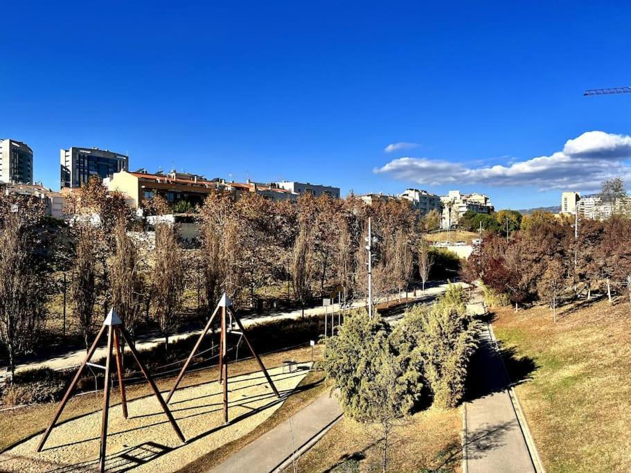Acogedor Apartamento Entero Terrassa Exterior photo